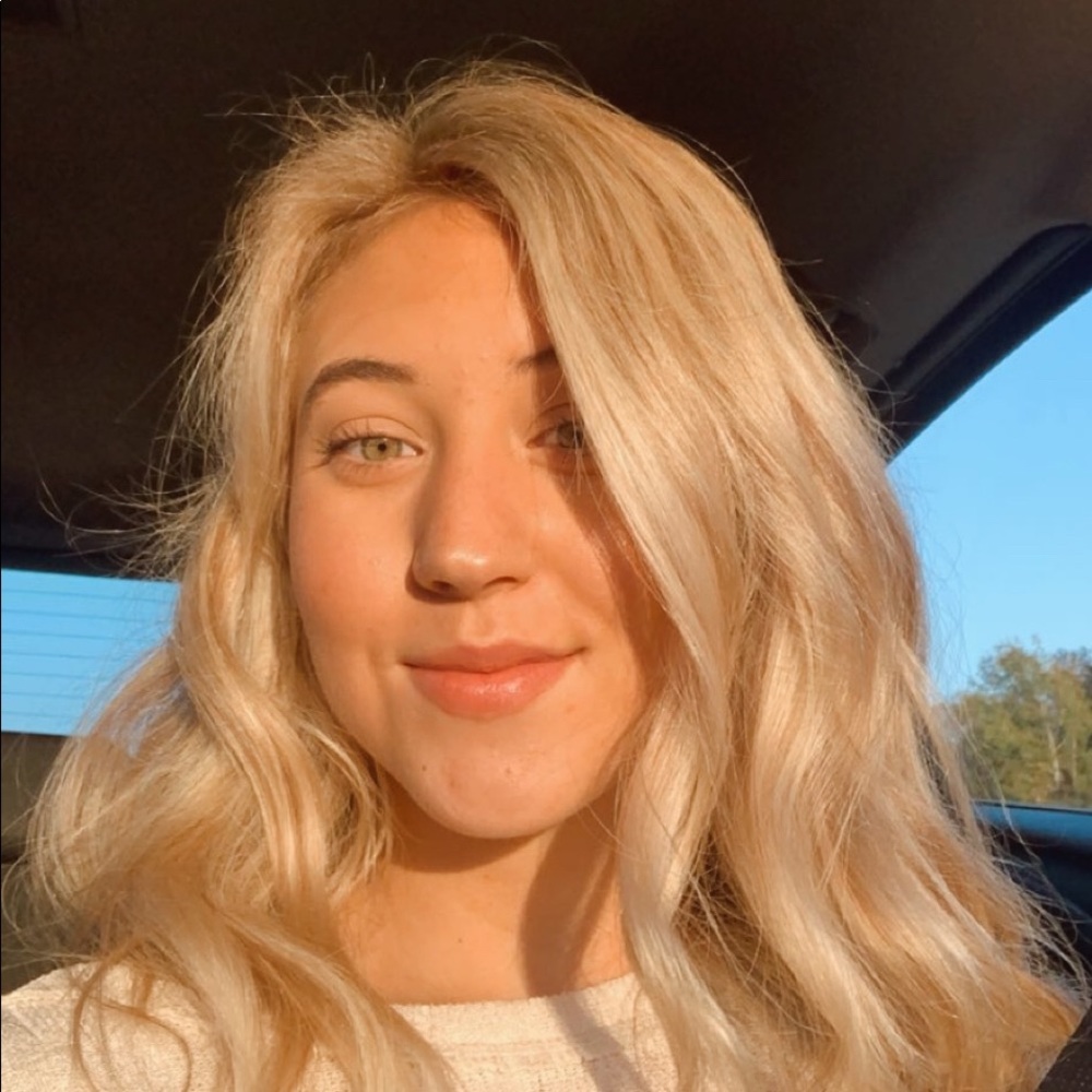 Meet your Posher, Katelyn